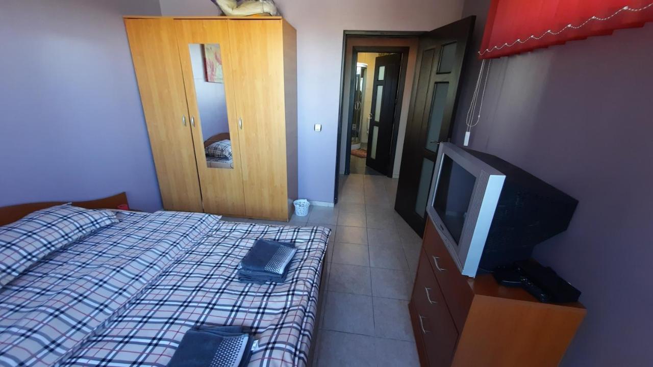 Spacious, Modern Condo In New Villa - Sleeps 6 Bucarest Exterior foto