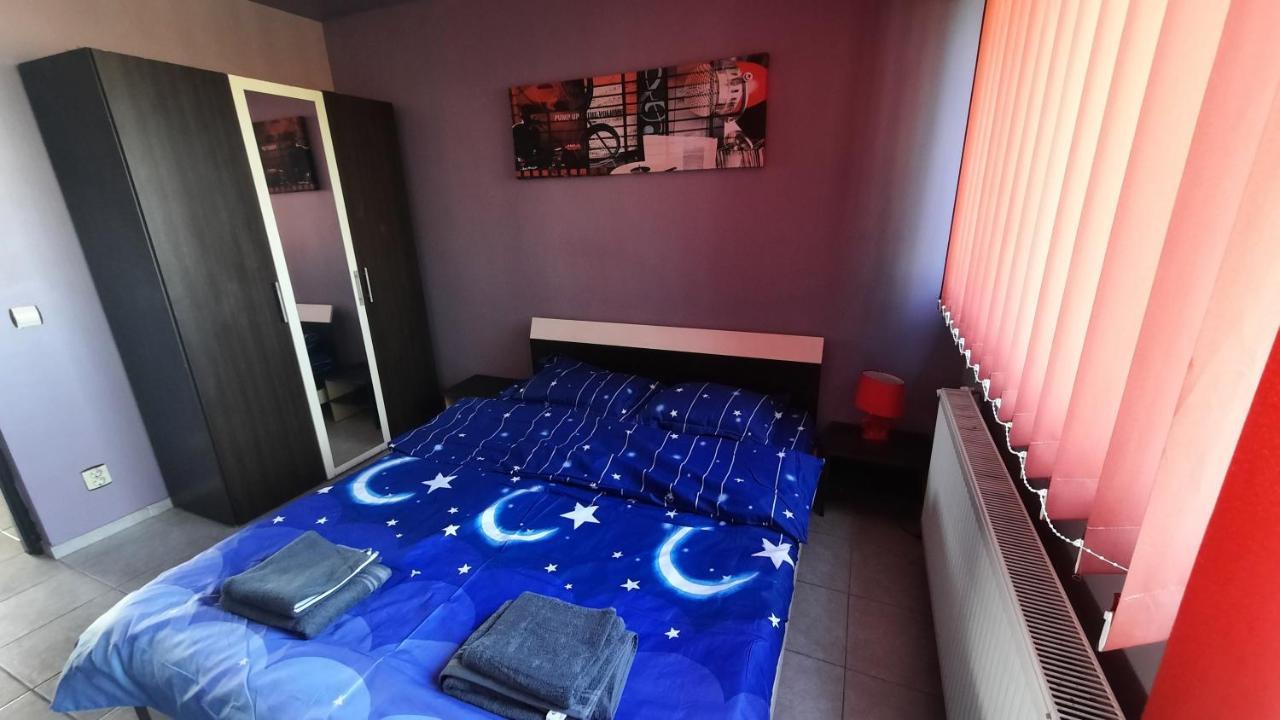 Spacious, Modern Condo In New Villa - Sleeps 6 Bucarest Exterior foto