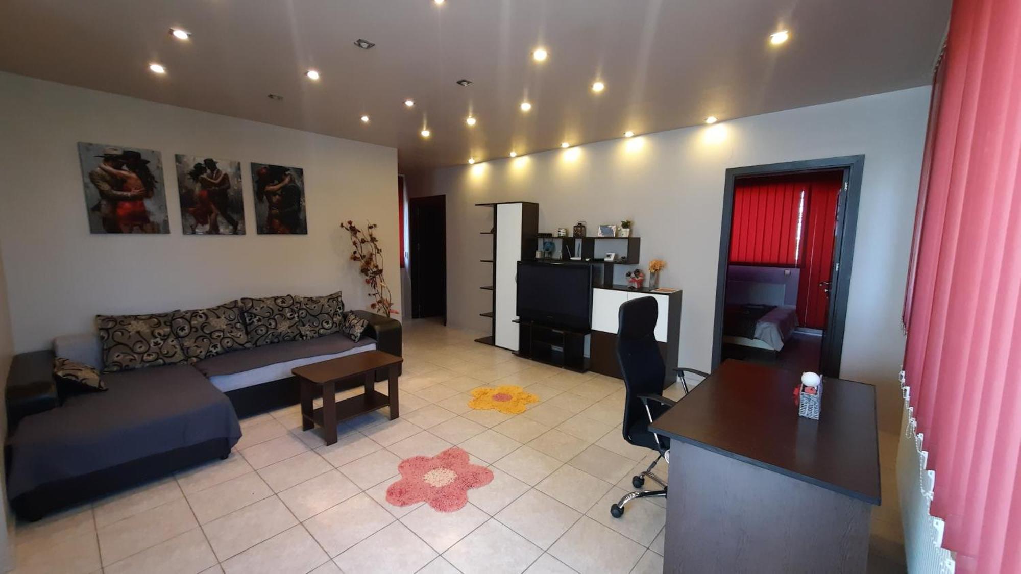 Spacious, Modern Condo In New Villa - Sleeps 6 Bucarest Exterior foto
